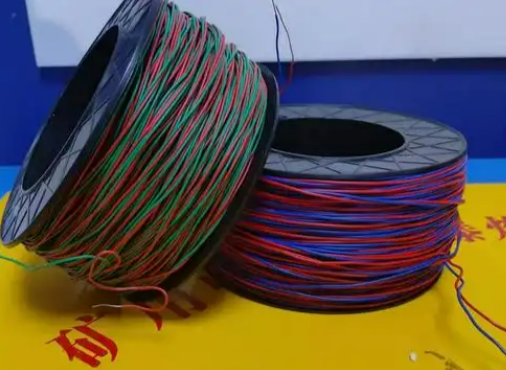东郊镇放炮线的主要材质有哪些？不同材质的适用场景有何区别？